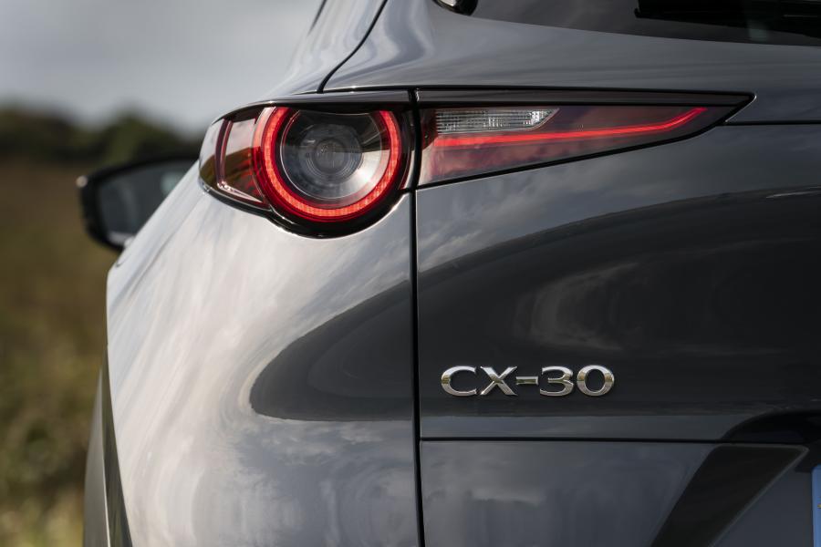 Детали экстерьера Mazda CX-30 Skyactiv-G 2019 года  (UK) (фото 33 из 93)